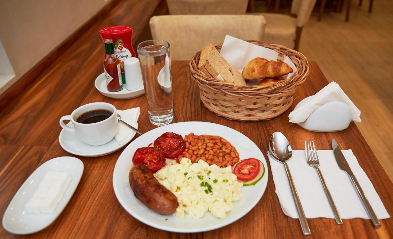 The Cabin Hotel Акра Екстериор снимка