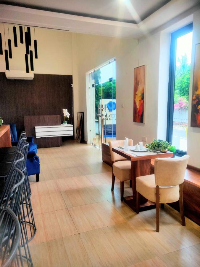 The Cabin Hotel Акра Екстериор снимка