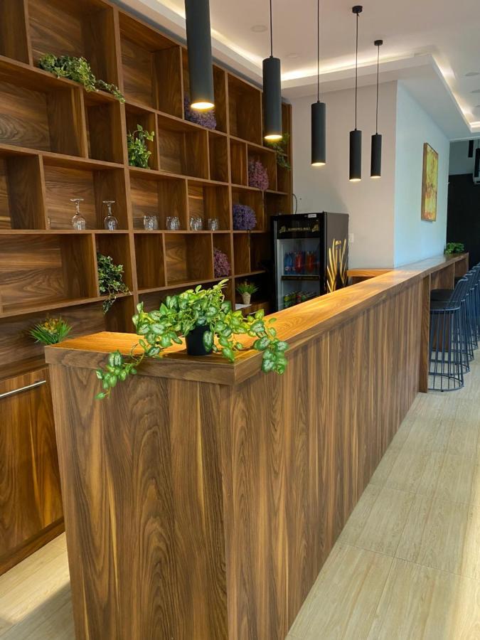 The Cabin Hotel Акра Екстериор снимка